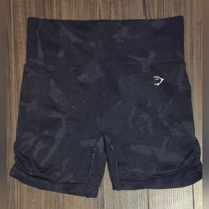 Gymshark Adapt Camo Seamless Scrunch Shorts – Black | Size S